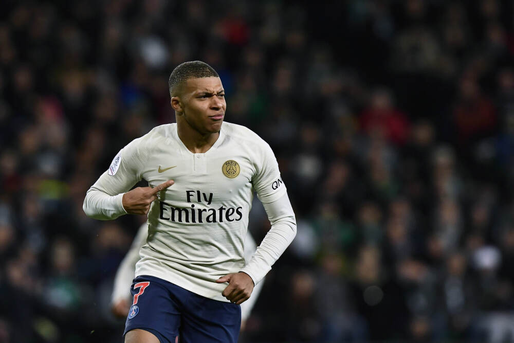 麦卡利斯特社媒晒庆祝27岁生日照片：感谢大家的祝福信息